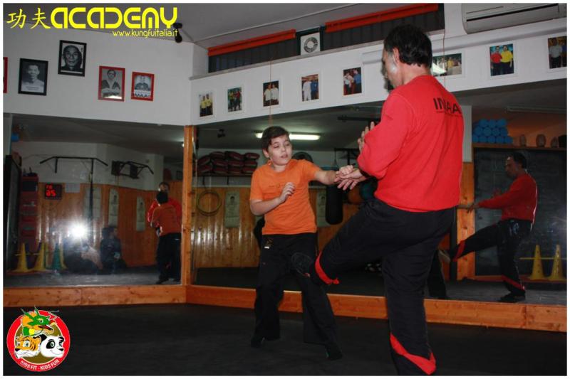 Kung Fu Academy Caserta di Sifu Mezzone Wing Chun Tjun, Ving Tsun Kung Fu Bambini difesa personale Accademia nazionale Italia scuola di taiji sanda chi kung www.kungfuitalia.i (2)